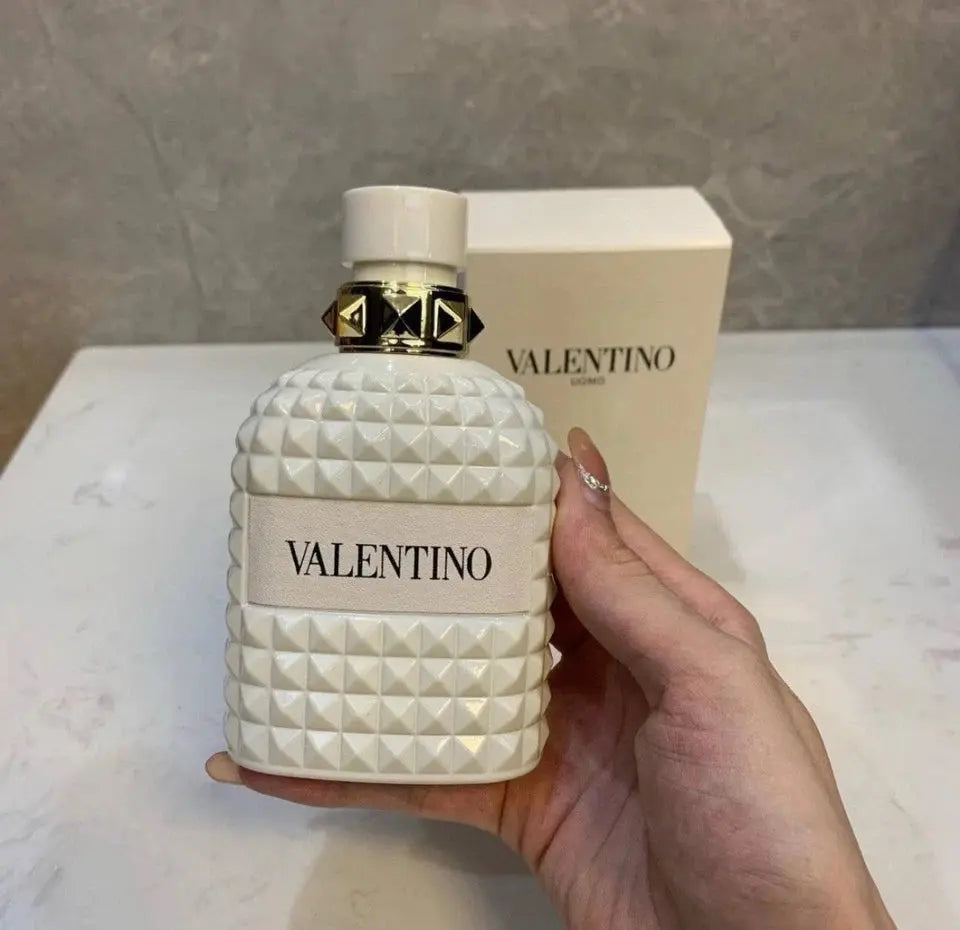 Valentino Uomo Born In Roma Ivory Eau de Toilette, 100ml Valentino   SCENTORA